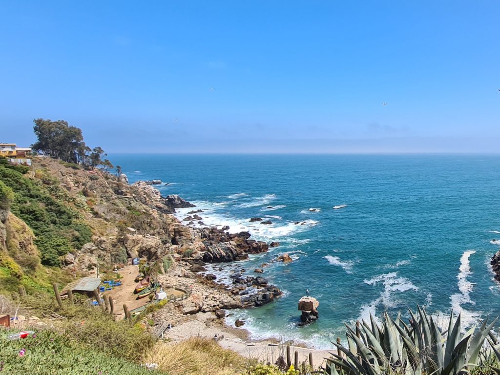 Beaches and resorts near Santiago: A complete guide for your visit